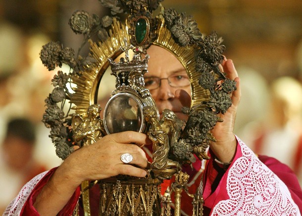 Miracle in Naples: The Blood of San Gennaro Dissolves | ITALY Magazine