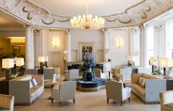 Lobby and lounge bar at Savoia Excelsior Palace Trieste