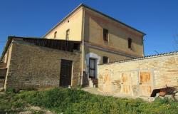 9 bedroom, detached, traditional farmhouse 500 meters from the center of this town famous for its fabulous wine.  0