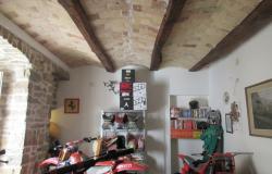 Stone town house, habitable, from 1810 with 3 bedrooms, 50sqm cellar and amazing mountain views, perfect for roof terrace. 5