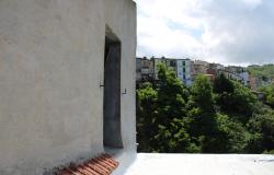 Amazing sun terrace, 150 year old, habitable town house, stone structure, 2-3 beds, 2 cellars 7