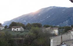 Property for Sale in Civitella Messer Raimondo town  Chieti Province, in Abruzzo Central Italy.