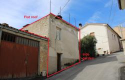 Stone structure, town house of 100sqm with garden, terrace, cellars, amazing views, 200 meters to the center  3