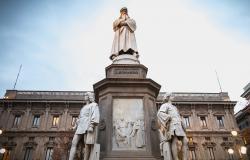The Leonardo da Vinci statue in Milan Italy
