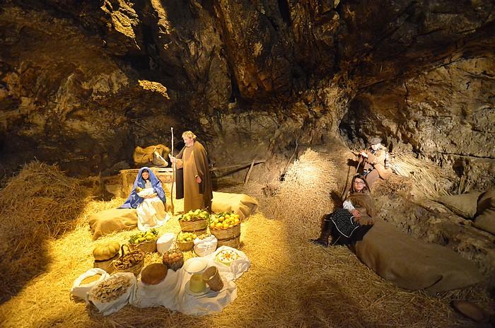 living nativity scenes Italy