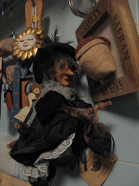 La Befana: Italian Folklore, Goddess Elite