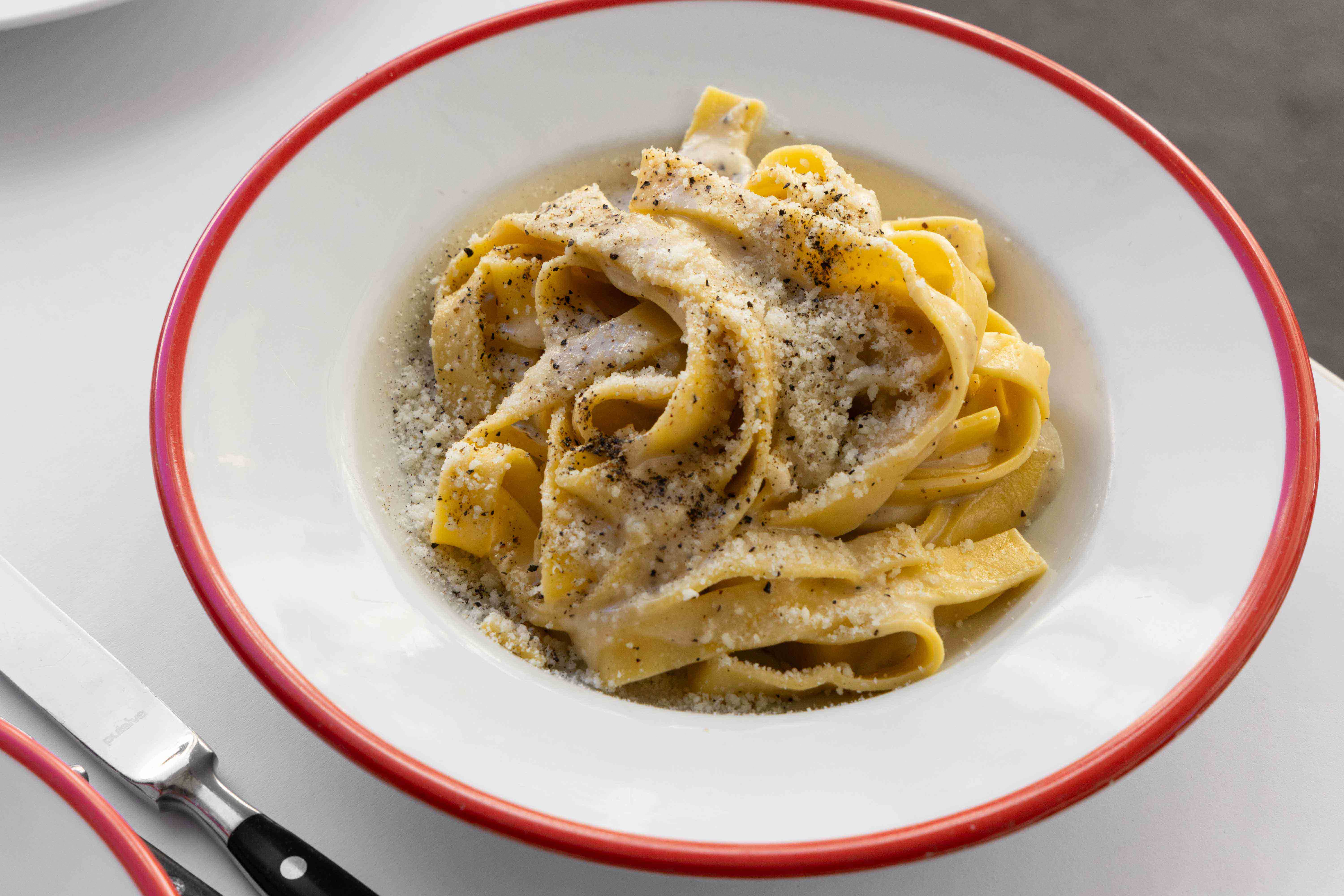 Learn how to make cacio e pepe Italian pasta with Eat and Walk Italy