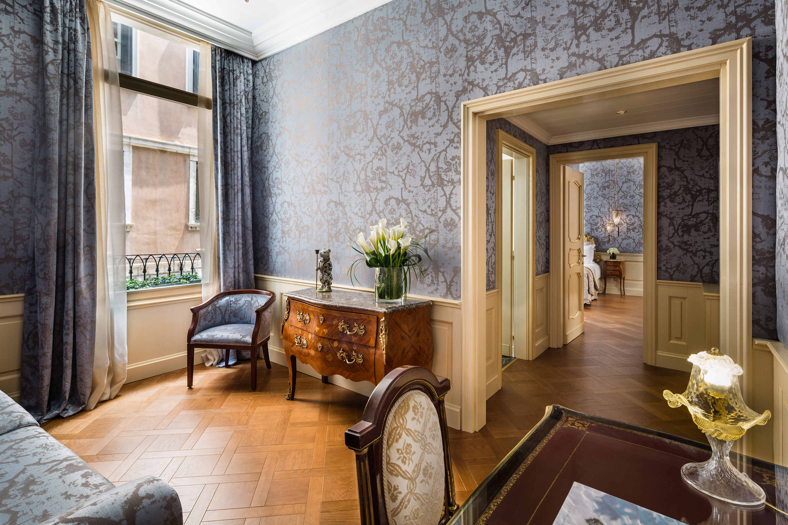 Classic suite at the Baglioni Hotel Luna
