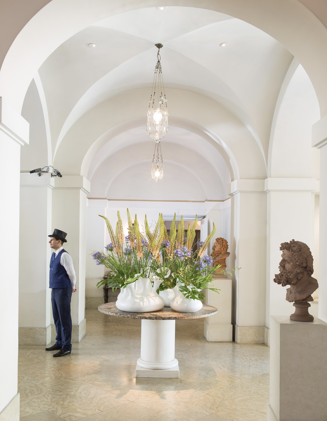 Entrance at Hotel de Russie