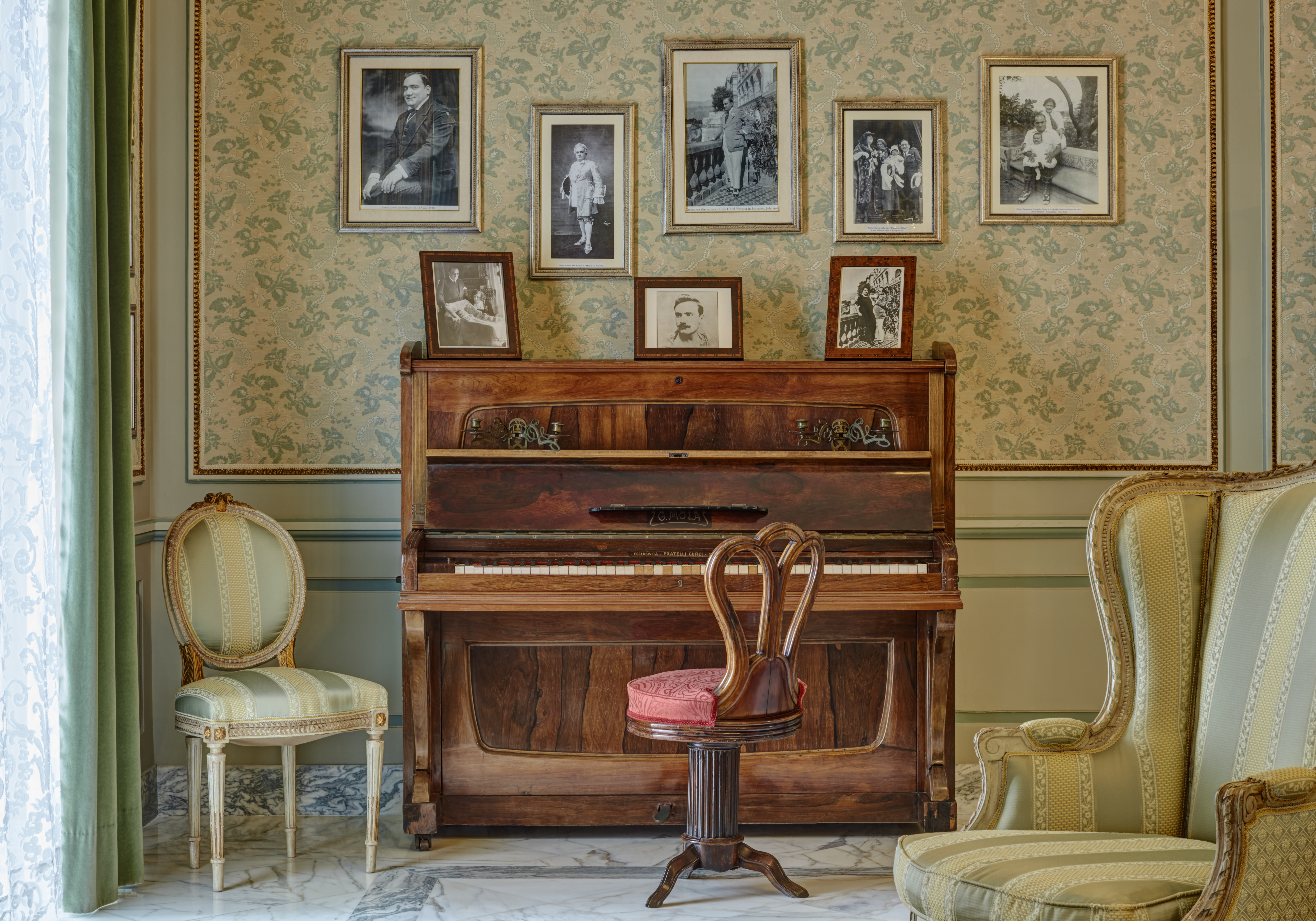 Enrico Caruso piano