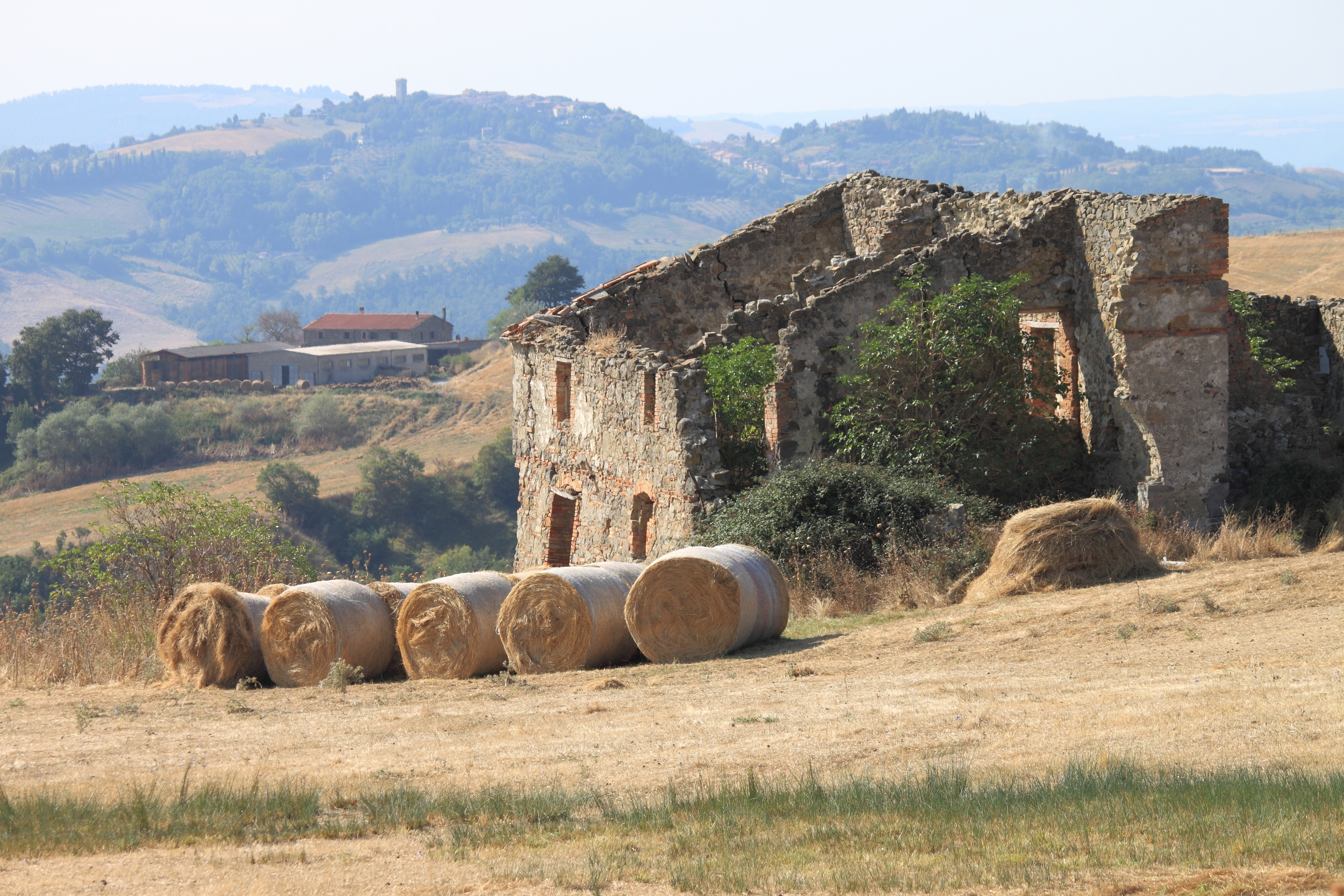 The pipe dream of restoring a crumbling Tuscan farmhouse appeals to many. But just how feasible really is it? Credit: Millionstock via Shutterstock