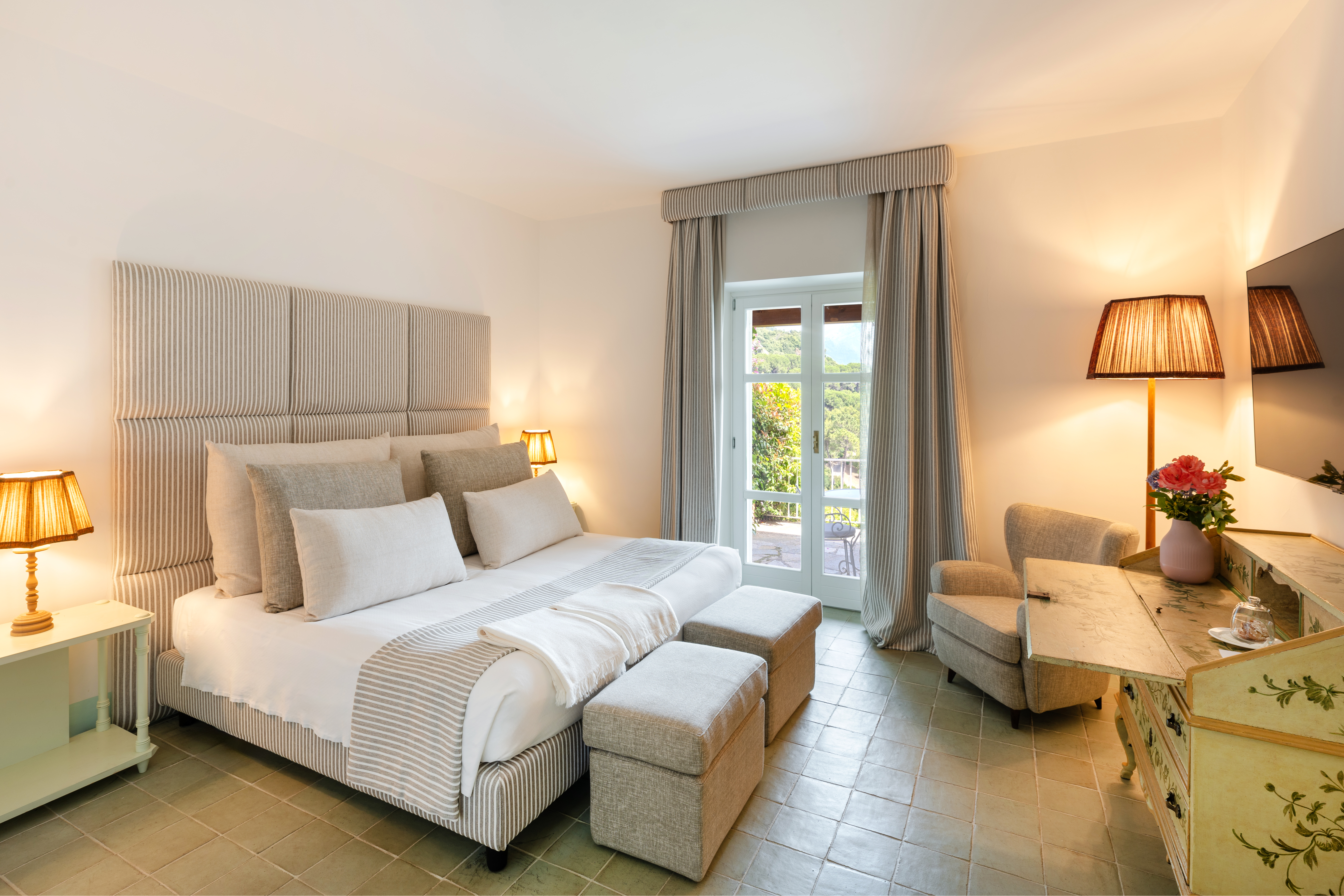 Garden view deluxe suite at Santavenere