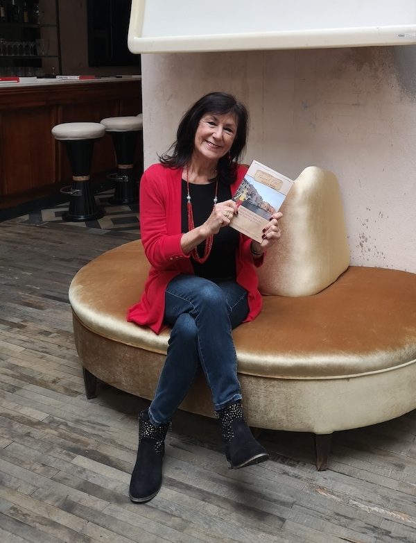 Victoria with her book, taken at my new _home_ in Florence, Palazzo San Niccolo.jpg
