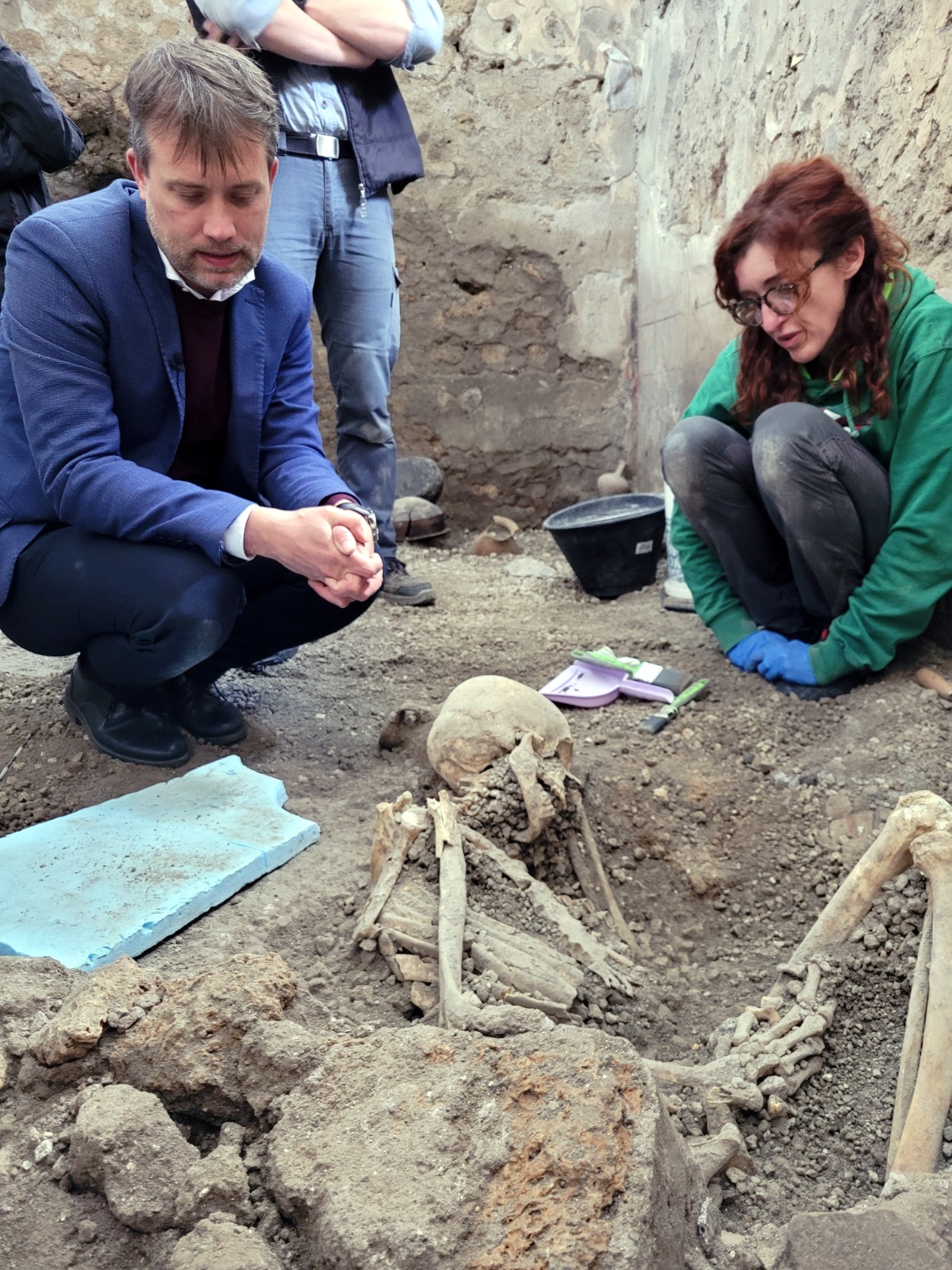 Archaeologists at Pompeii worksite