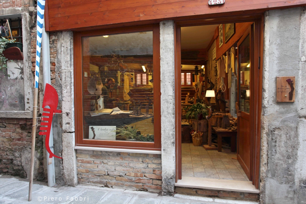 Piero Dri’s artisan workshop in Venice
