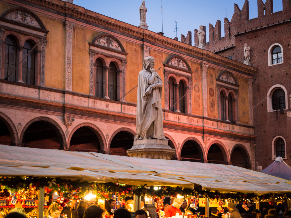 Piazza dei Signori, Christmas market, Verona