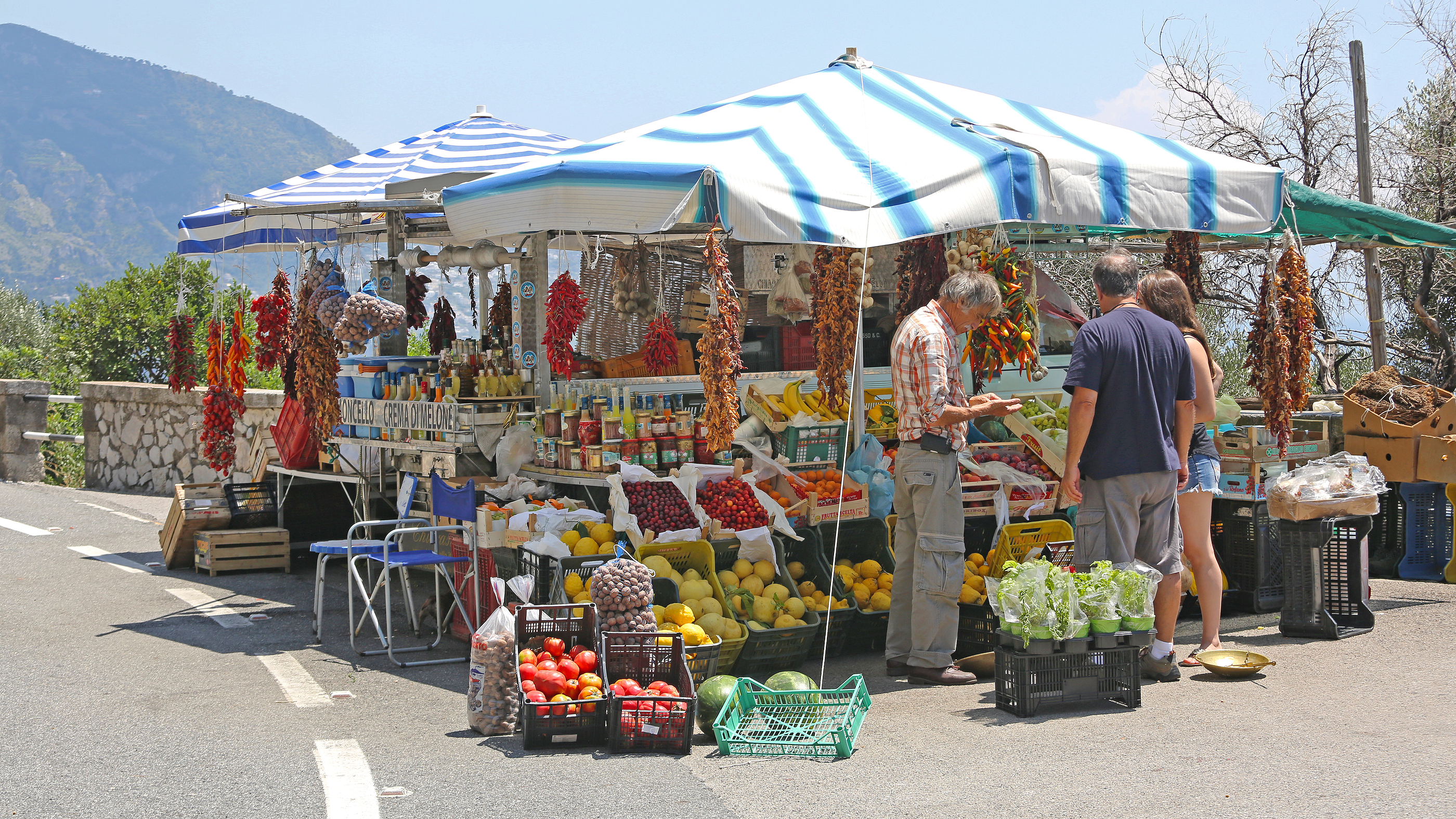 roadside fruit and vegetable stand 