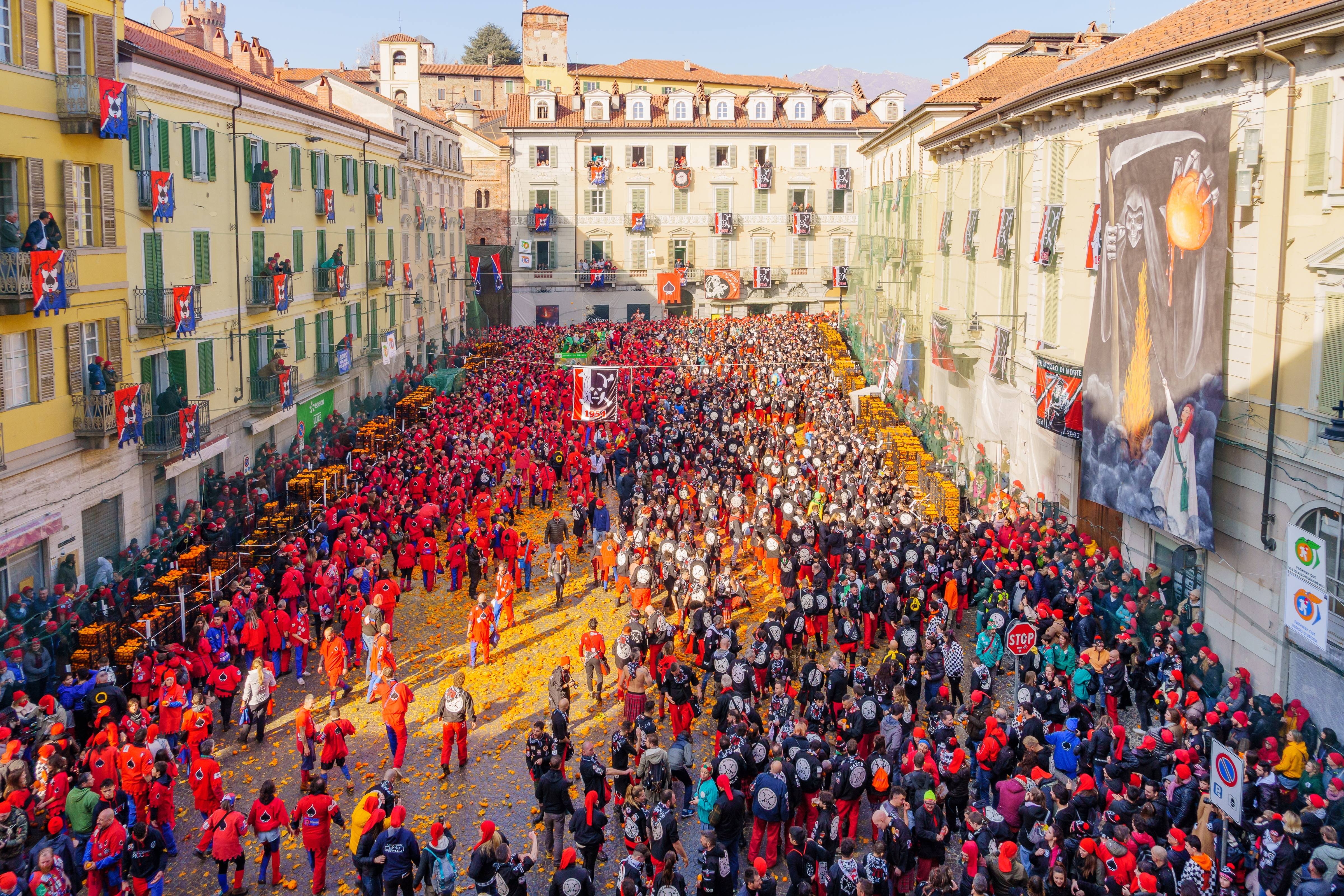 Piazza di Città during the festival / Photo: RnDmS via Shutterstock