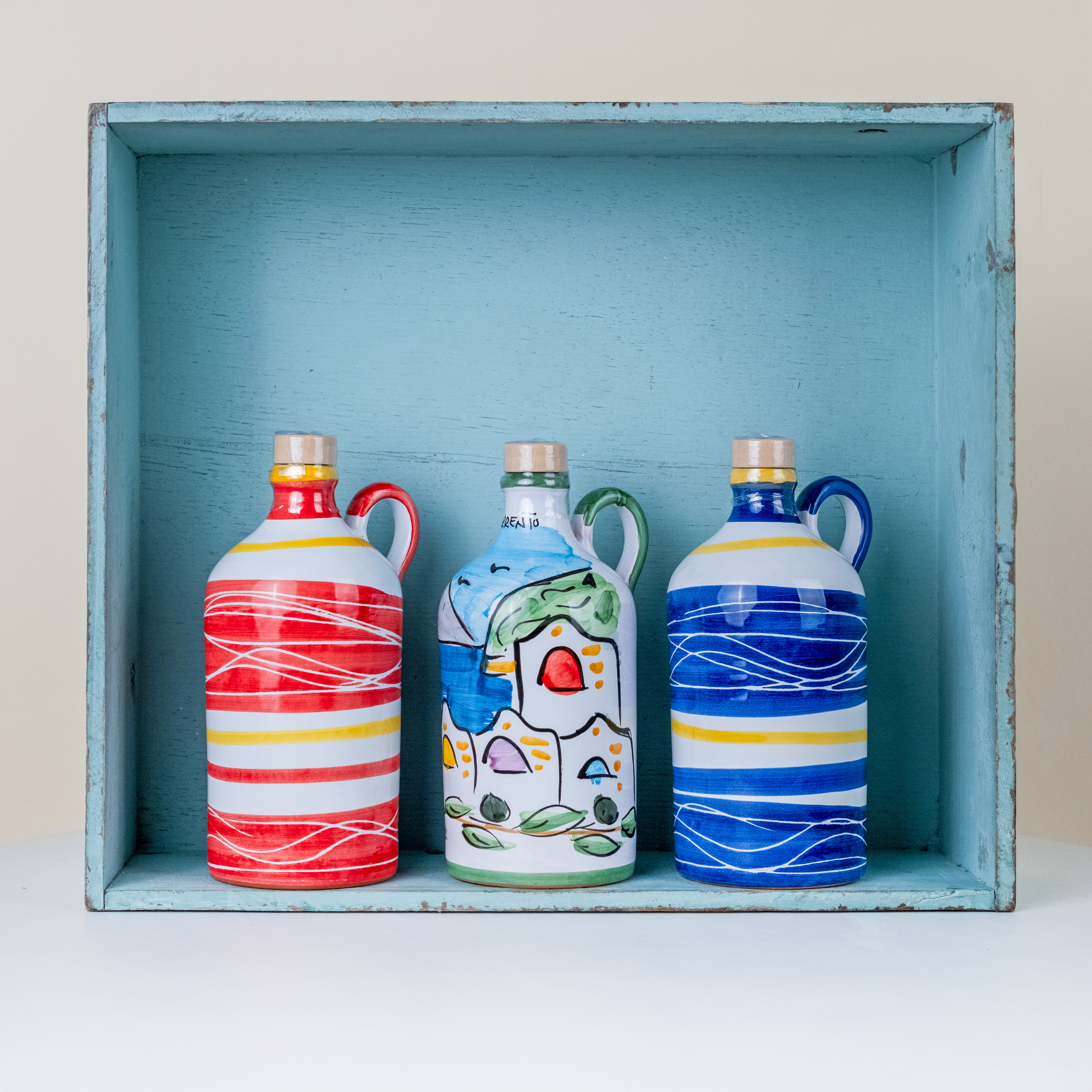 Ceramic is one of the most effective ways to store olive oil