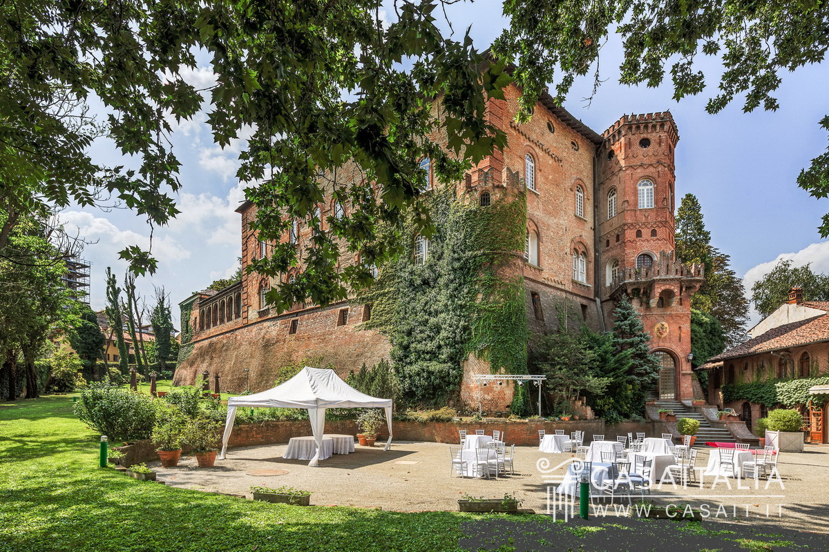 Business in Felizzano, Castello Reale nel Monferrato - DHFX | ITALY ...