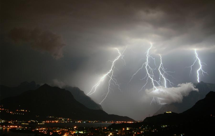 Esitellä 110+ imagen italian lightning