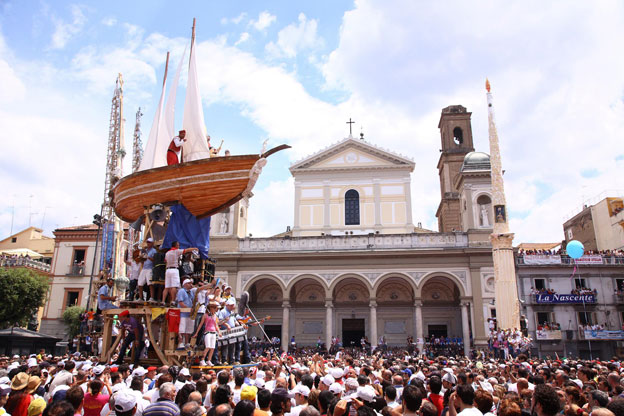 Image of Ceremonies and games called by the Centro Sportivo Italiano:  procession