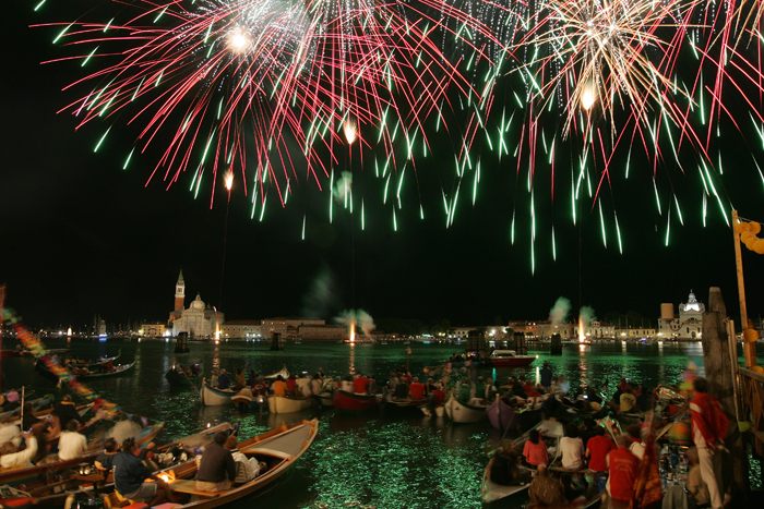Annual Festa del Redentore Lights Up Venice | ITALY Magazine