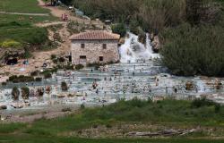 saturnia waterfall