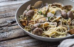 Spaghetti with clams Italian dish