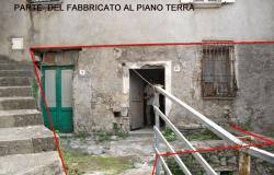 A Old Farm House to be restored in the Historical Center of Santa Domenica Talao 13