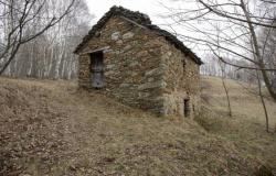 Stone cottage with panoramic view 2