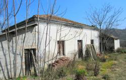 Farm house to restore in Abruzzo Italy