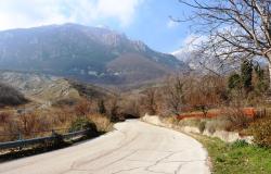 Farm house in the mountains for sale Abruzzo Italy