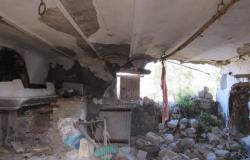 Ruin of 180 sqm with 1000sqm of land in a beautiful and panoramic position.  5