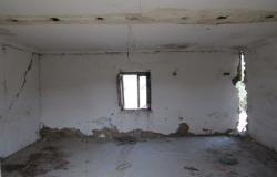 Ruin of 180 sqm with 1000sqm of land in a beautiful and panoramic position. 6