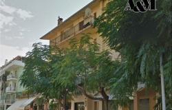 In central position, residential with large garage 0