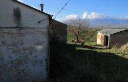 Habitable bungalow of 60sqm in a peaceful location 2km to town with fantastic mountain views 4