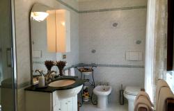 Master bedroom ensuite toilet / shower