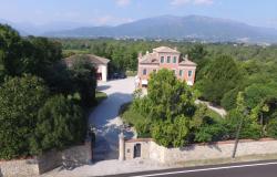 Valdobbiadene (Treviso) Charming Venetian villa with park ref.53a 2