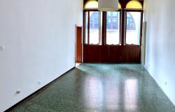 Venice - Castello noble floor overlooking a canal. ref.175c 8