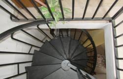 Finished, 2 bedroom house with 2000sqm of land and barn to convert. 10