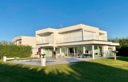 Padova - stulling modern villa with swimming pool for rent. Ref. 55a 0