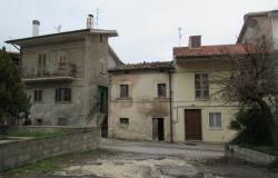 Stone town house, vaulted ceilings, garden, extendable. 1