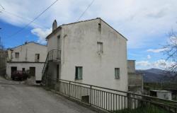 Detached, stone, habitable country house with 500sqm of garden and open mountain views. 4