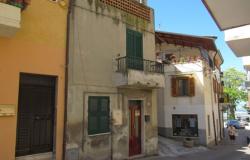 Centrally located, habitable, 2 bed, town house with terrace in a typical Italian town. 0
