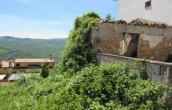 Ruin with amazing views of 120sqm with 300sqm of garden to create a town house of at least the same size. 14
