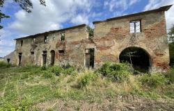 Country house to restore with vineyard 0