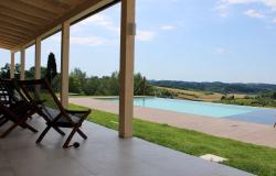 Country villa with infinity pool 0