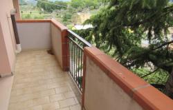 Complete block of 3 nicely finished flats with 300sqm of garden in a panoramic and peaceful Spot. 10