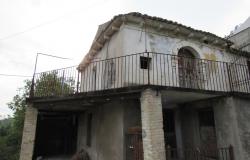 150sqm country house with 2 spacious terraces in a panoramic position and full of character with garden and garage. 0
